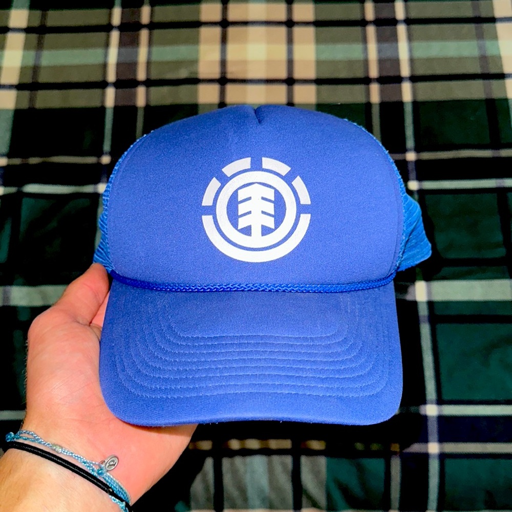 Element hat